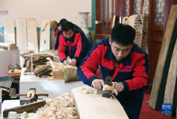 百架“兰考古筝”亮相中央音乐学院