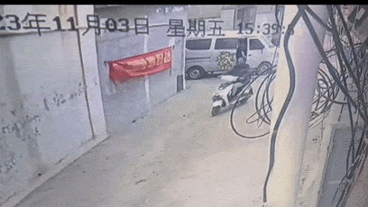 车辆被盗！嫌疑人：“谁让她车钥匙放车上......”