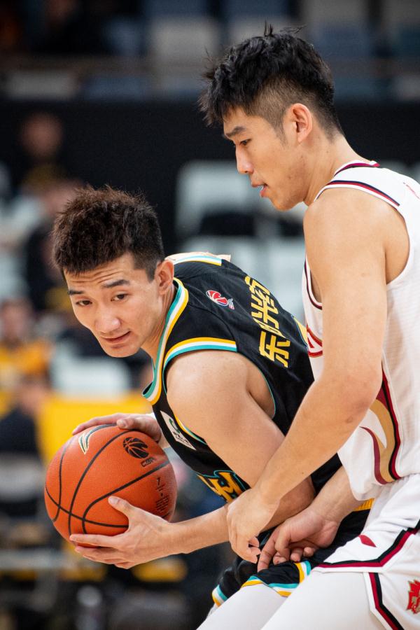 孙铭徽37分助广厦赢得“浙江德比” 孙铭徽37分助广厦赢得“浙江德比”