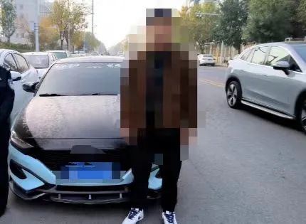 排气管喷火?组团来“炸街”?管上!! 排气管喷火?组团来“炸街”?管上!!