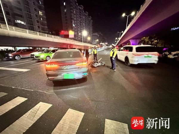 急着下班骑电动车逆行，被撞伤还要担全责