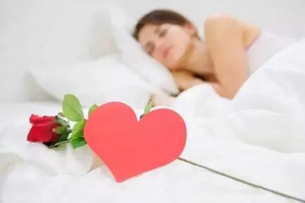 早早就寝却总在凌晨醒来？别忽视身体的这些“警告”