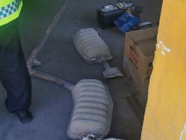 排气管喷火?组团来“炸街”?管上!! 排气管喷火?组团来“炸街”?管上!!