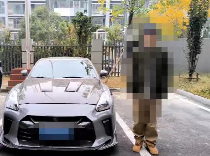 排气管喷火?组团来“炸街”?管上!! 排气管喷火?组团来“炸街”?管上!!