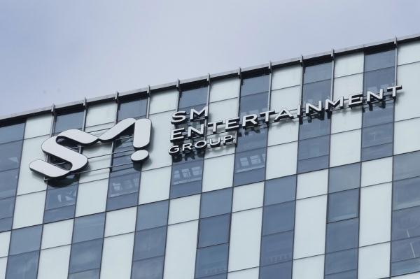 韩媒:韩流巨头将联手英国M&B公司,共同打造一支英国男团 韩媒:韩流巨头将联手英国M&B公司,共同打造一支英国男团