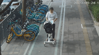 惊魂363秒！厦门街头突发！所有人都在盼着孩子哭出来......