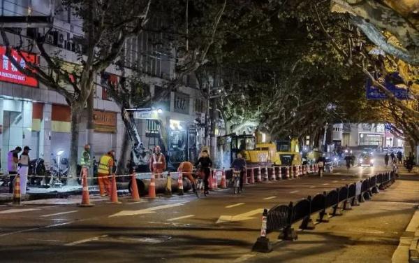 上海这里的居民吃不消：凌晨2点还在挖路……“夜间施工许可证”成挡箭牌？回应→