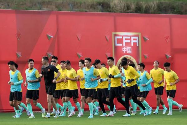 2:1！国足赢了