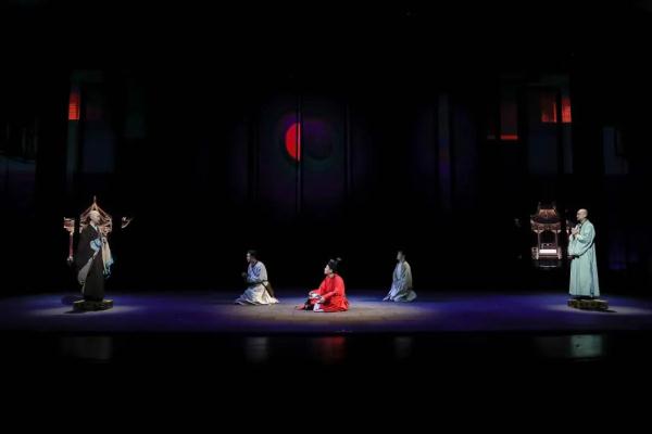 田沁鑫携手辛柏青 《苏堤春晓》即将首演亮相中国戏剧节 田沁鑫携手辛柏青 《苏堤春晓》即将首演亮相中国戏剧节