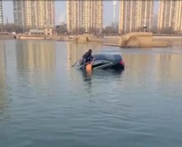 这就是咱东北人！辽宁大爷零度跳水救人……“我知道的，就能有5个人！”