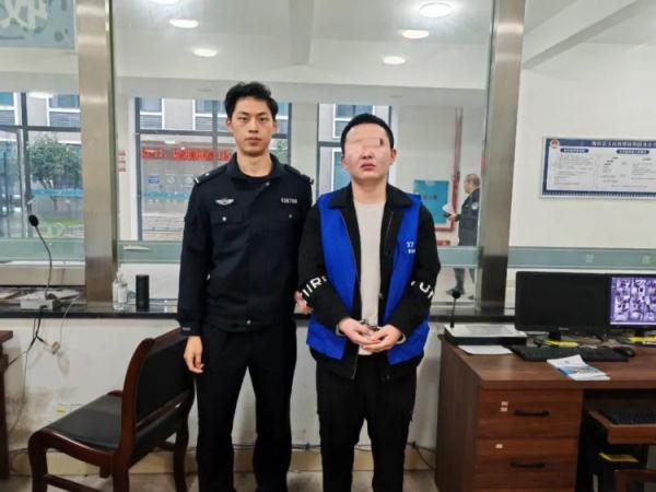 “热恋女友”竟是男的！男子冒充女性实施“网恋”诈骗被抓！