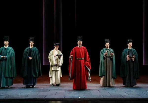 田沁鑫携手辛柏青 《苏堤春晓》即将首演亮相中国戏剧节 田沁鑫携手辛柏青 《苏堤春晓》即将首演亮相中国戏剧节