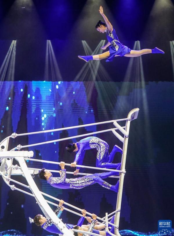 “艺苑撷英——2023年全国优秀青年杂技人才展演”在京举行
