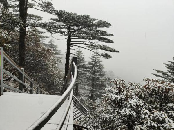 下雪啦！下雪啦！昆明这里下雪啦！