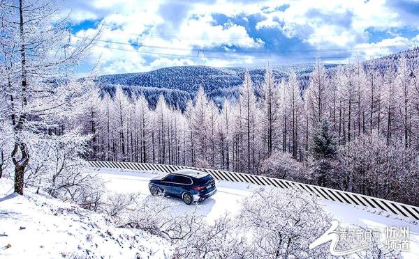 五寨管涔山之巅现雾凇奇观 五寨管涔山之巅现雾凇奇观