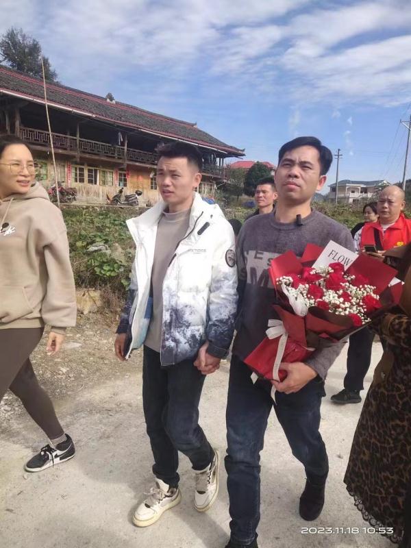 哥哥“坐火车去远方”再没回家,34年后弟弟终于等到这个“和我很像的人” 哥哥“坐火车去远方”再没回家,34年后弟弟终于等到这个“和我很像的人”