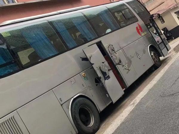 这家商场上海人几乎都逛过！如今商家硬撑着：太难了，搞直播被骂惨