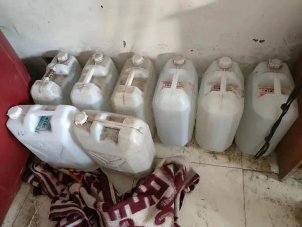 “高档”白酒竟然都是“散篓子” 从里到外都是假的！