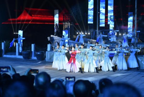 河南中牟：电影小镇奇妙夜