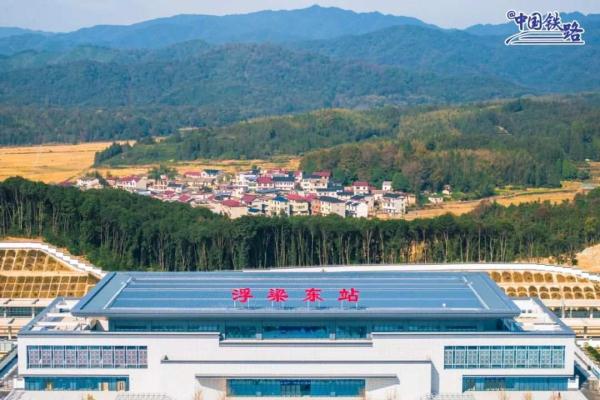 7座高铁站亮相！这条设计时速350公里高铁即将开通