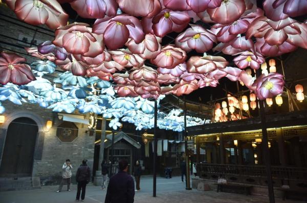 河南中牟：电影小镇奇妙夜