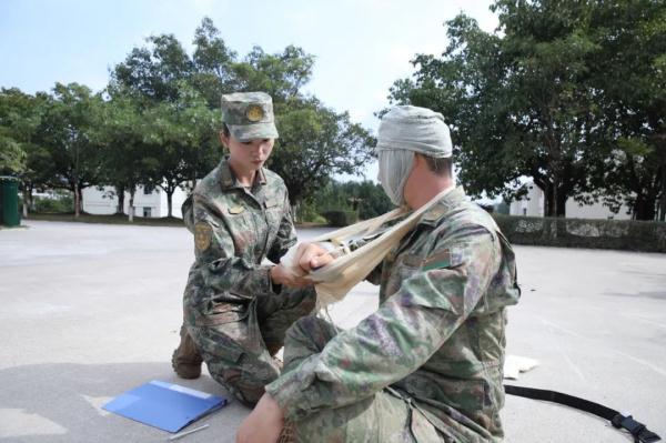 考上研究生的义务兵,选择留队! 考上研究生的义务兵,选择留队!