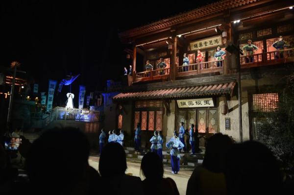 河南中牟：电影小镇奇妙夜