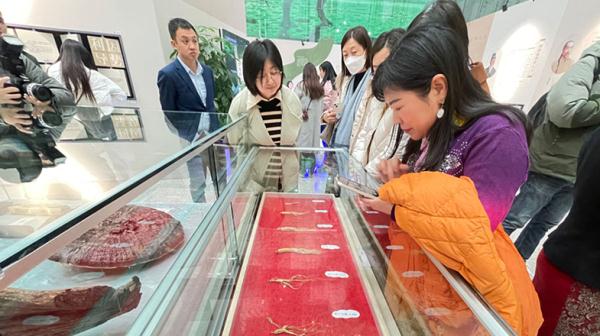 “医济苍生——古今中医药学家巡礼展”开幕