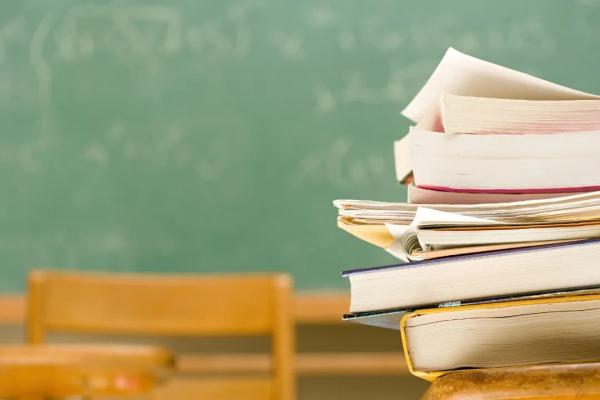多地高校督促学生坐前排！“前排入座率”靠啥？