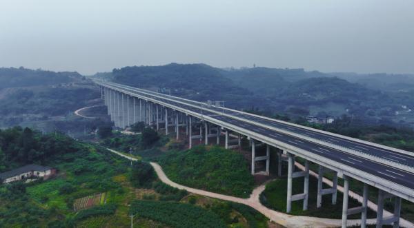 江津至泸州北线高速公路（重庆段）通车