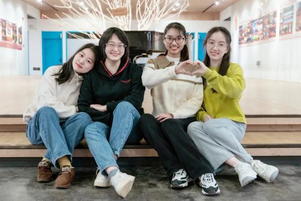 4人4年获超8万奖学金！秘籍是……