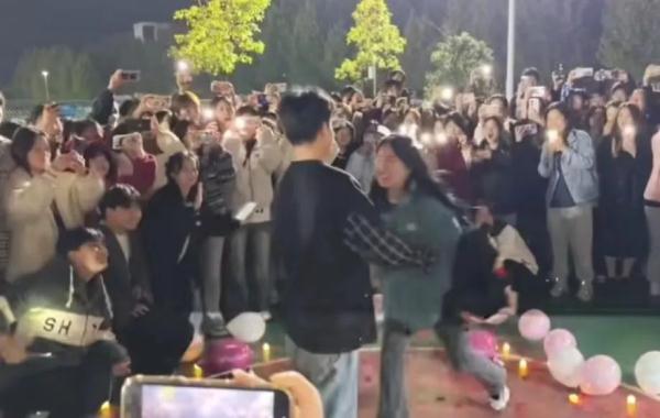 这场表白火爆全网！网友：无声胜有声