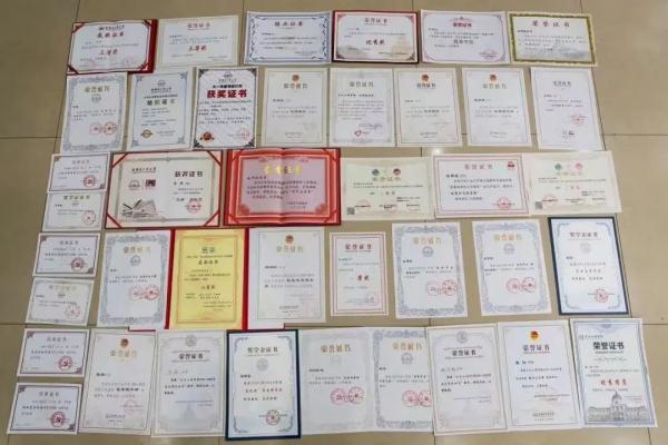 4人4年获超8万奖学金！秘籍是……