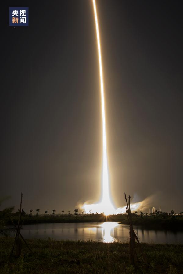 火箭尾焰“拉面”太惊艳！摄影师揭秘