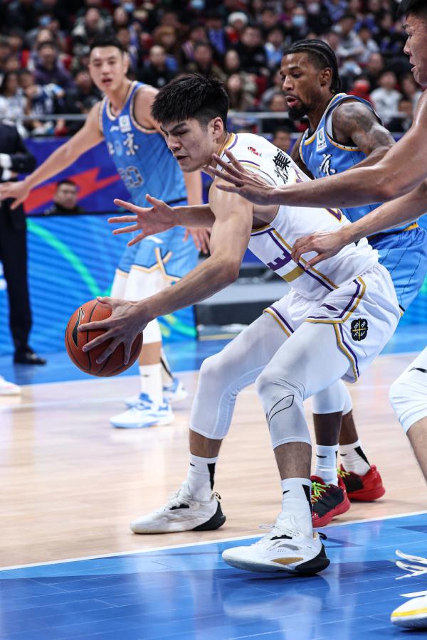 曾令旭:更多大学生球员在CBA立足是未来的趋势 曾令旭:更多大学生球员在CBA立足是未来的趋势