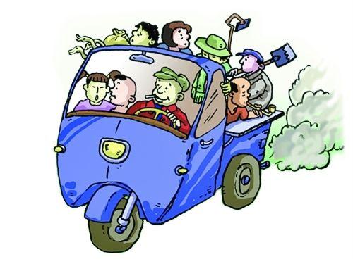 拖拉机违法载人“驶”不得 &nbsp;莫拿生命当儿戏
