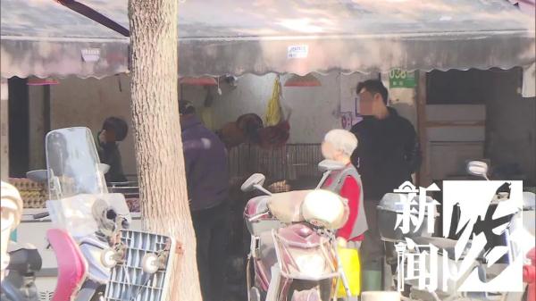 上海这条街整日热火朝天！都是违法的？有居民忍不了被迫搬离…