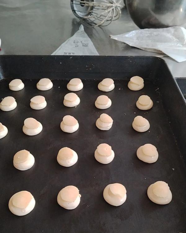 “怕毕业后吃不到了！”学生给食堂留言泡芙怎么做？学校回应……