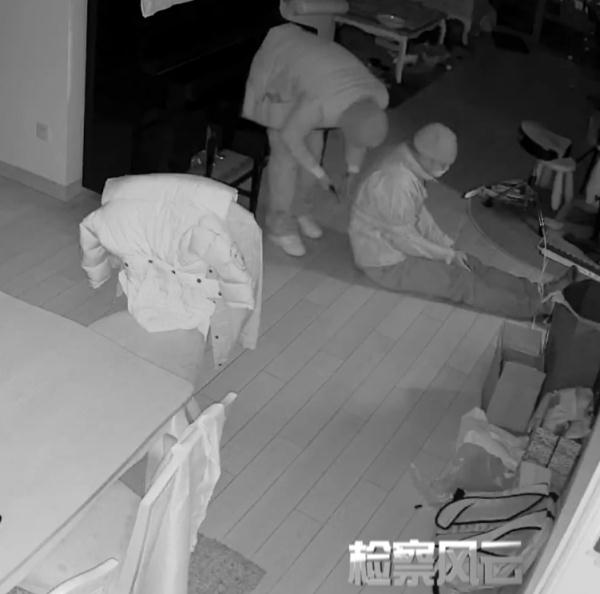 上海80岁老太面对入室抢劫镇定自诺，还给儿子发了条英文短信