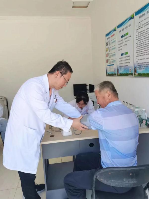 西城区卫生健康系统支援门头沟区清水镇、房山区佛子庄乡灾后恢复重建工作 西城区卫生健康系统支援门头沟区清水镇、房山区佛子庄乡灾后恢复重建工作