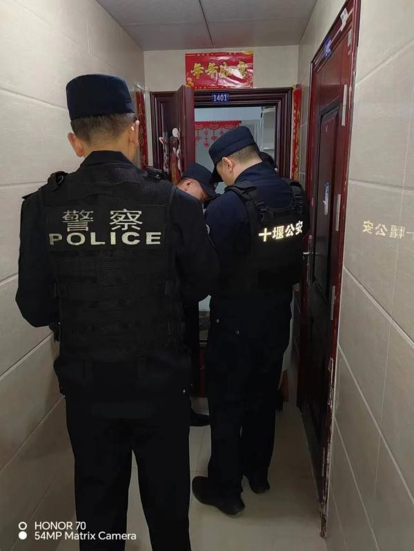 全楼验DNA，警方找到他了！