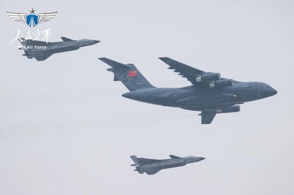 “奉命为您护航！”运-20歼-20编队通话细节公开