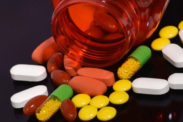 高中生连吃4种感冒药住进EICU？医生紧急提醒！