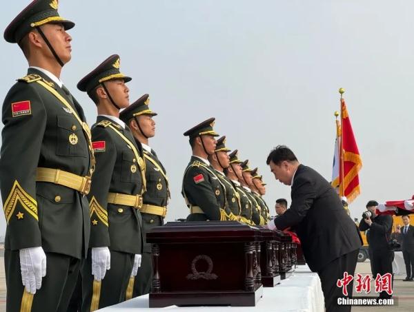 英雄，我们回家！