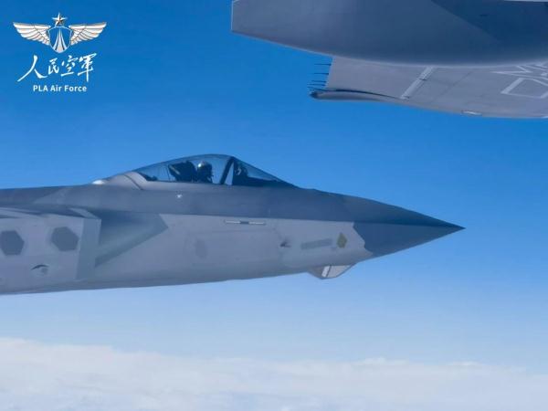 “奉命为您护航！”运-20歼-20编队通话细节公开