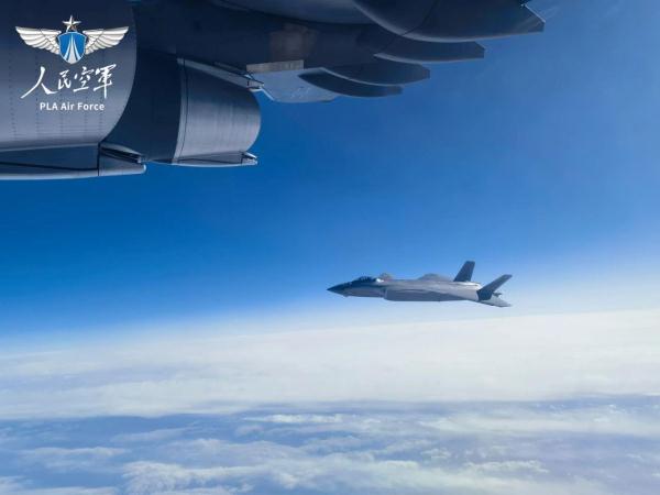 “奉命为您护航！”运-20歼-20编队通话细节公开