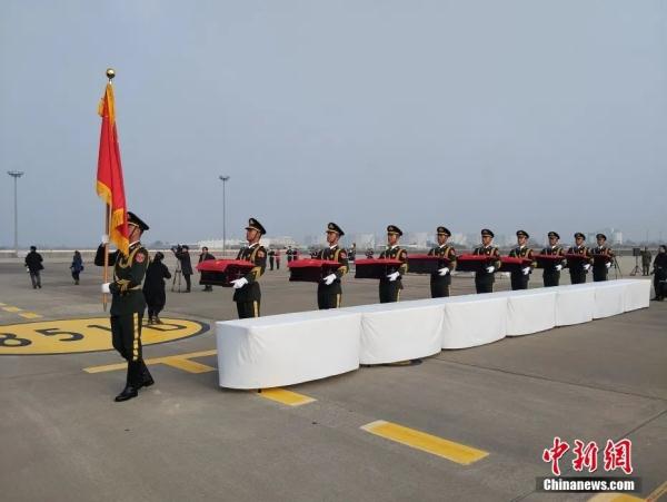 英雄，我们回家！