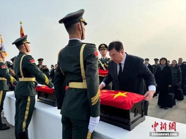 英雄，我们回家！