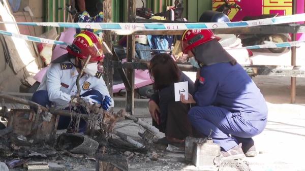 “驿站”深夜起火 店内快递被烧清光