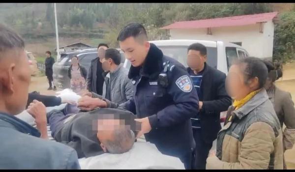 烧炭煤气中毒!警民争分夺秒挽回一条生命! 烧炭煤气中毒!警民争分夺秒挽回一条生命!